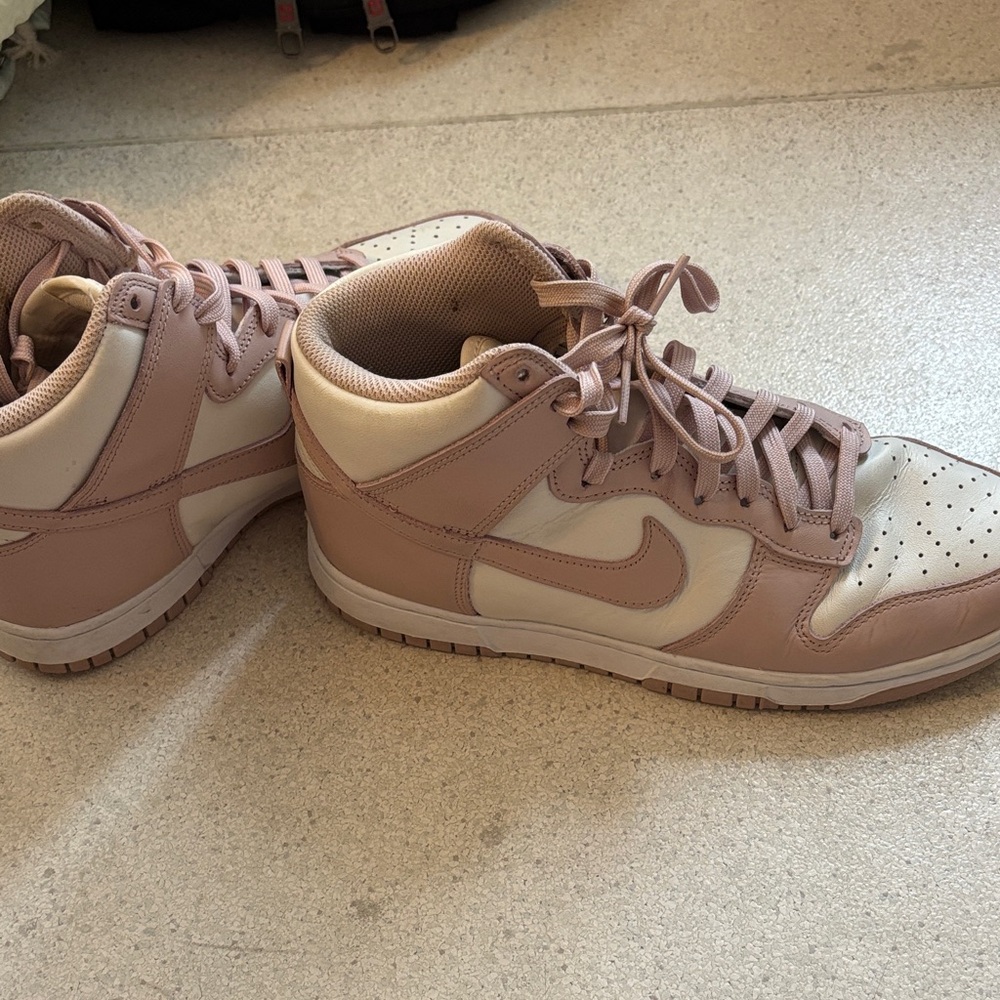 nike high dunks pink and white